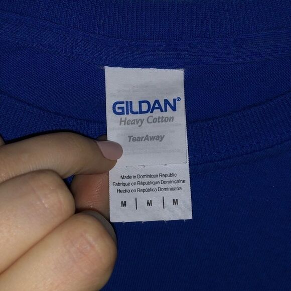 Men's Gildan Chicago Blue Red & White T-Shirt - Picture 4 of 5